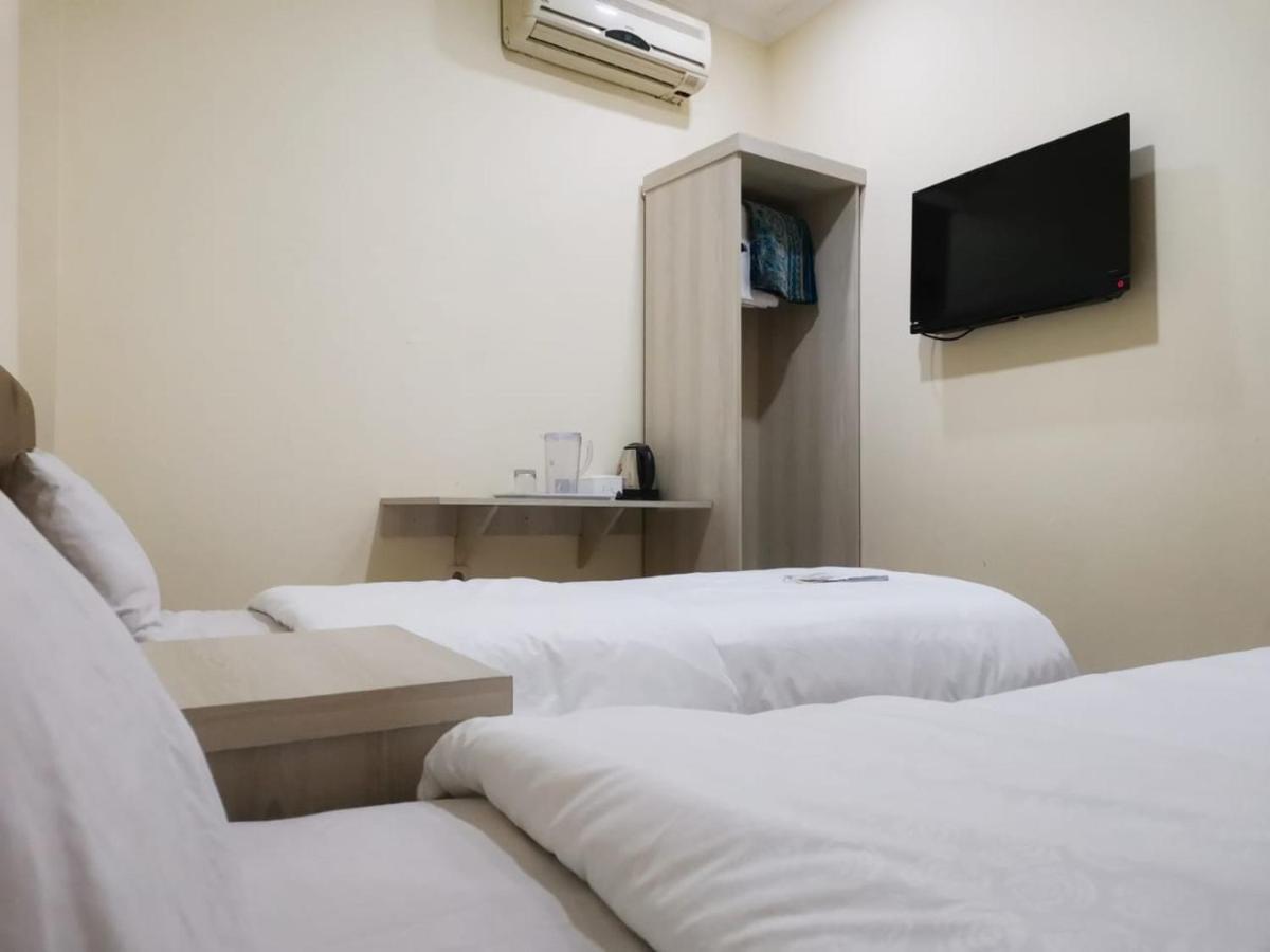 Hotel Nusantara Indah Syariah Jakarta Exterior photo